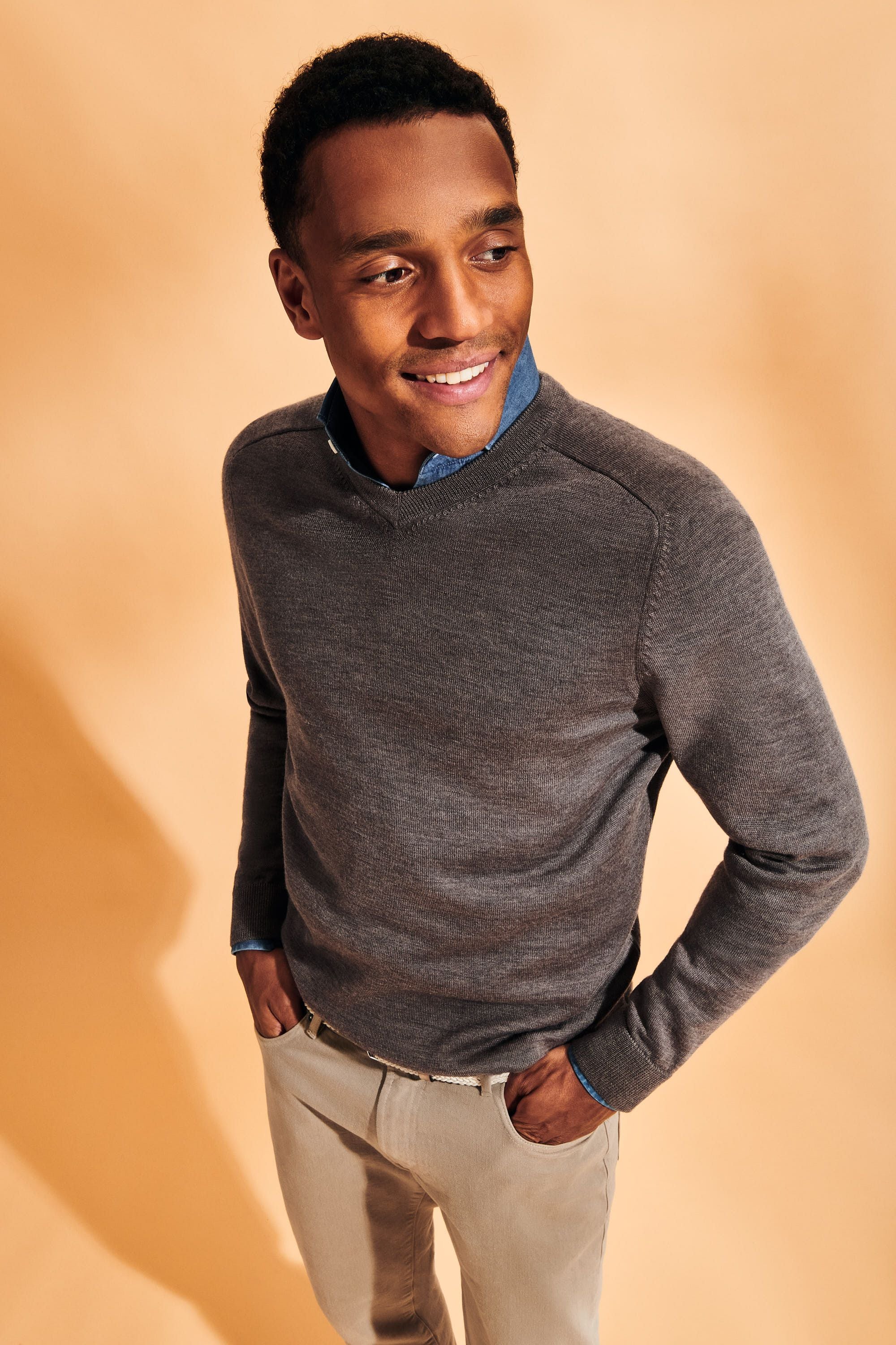 Jones * The Merino V-neck