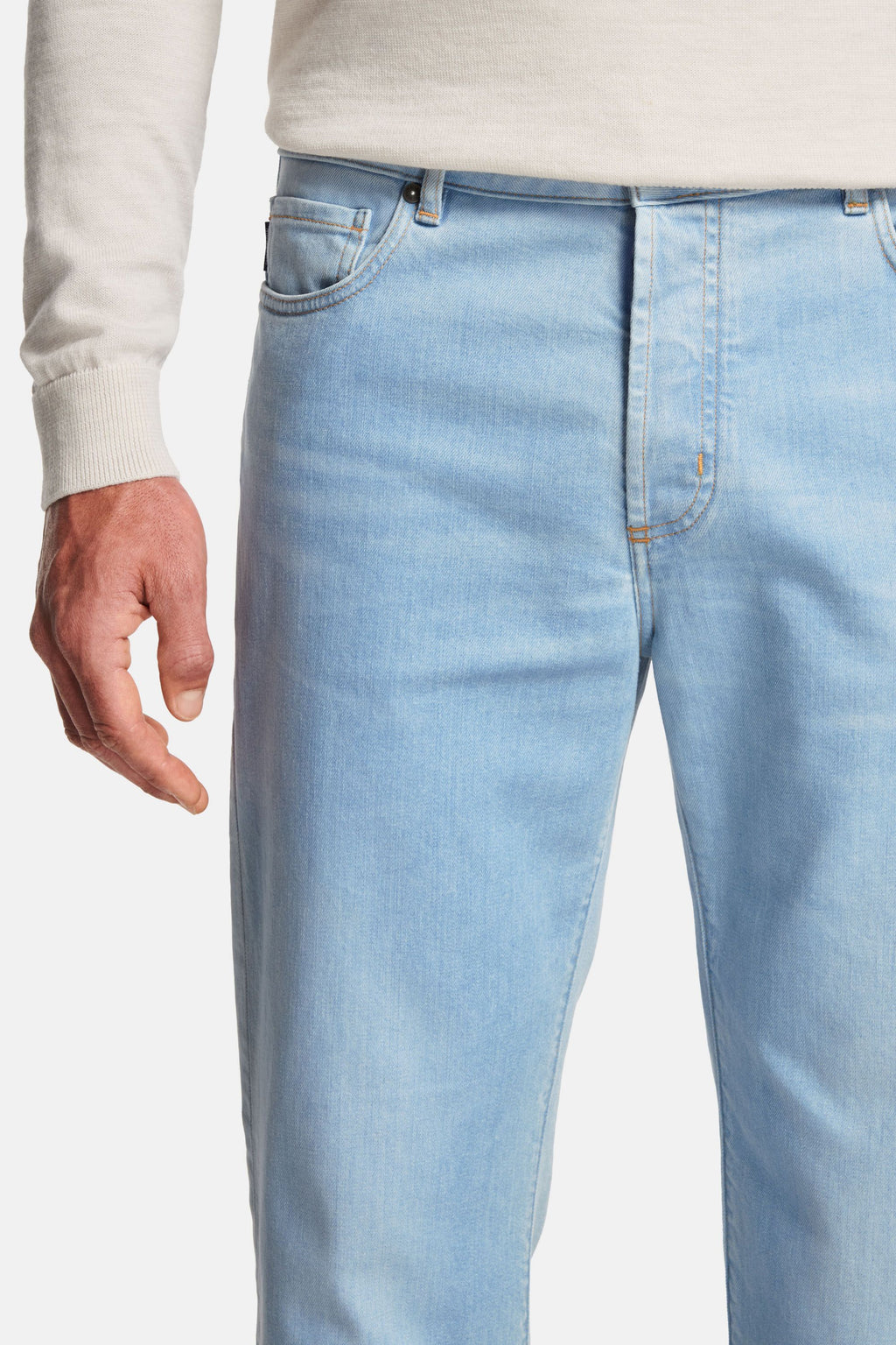 Otis * The Straight Fit Jeans