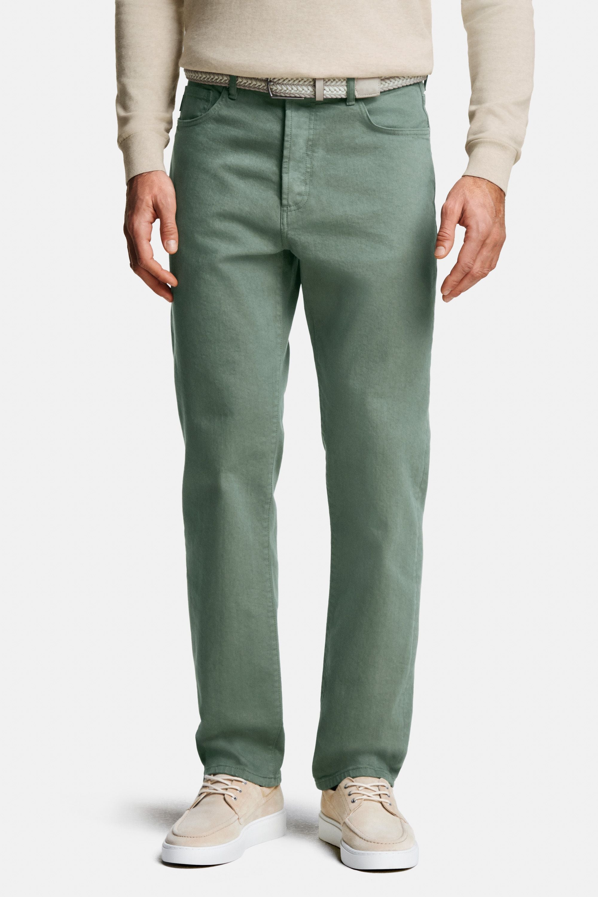 Defenders * The Straight Fit Five-pockets